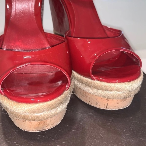 Gucci Red Hollie Patent Leather Platform Vernice Crystal Rose Bed Wedges - Picture 10 of 10